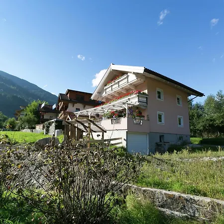 In Aschau Near Hochzillertal Apartment *