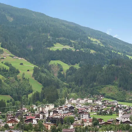 In Aschau Near Hochzillertal 아파트 *